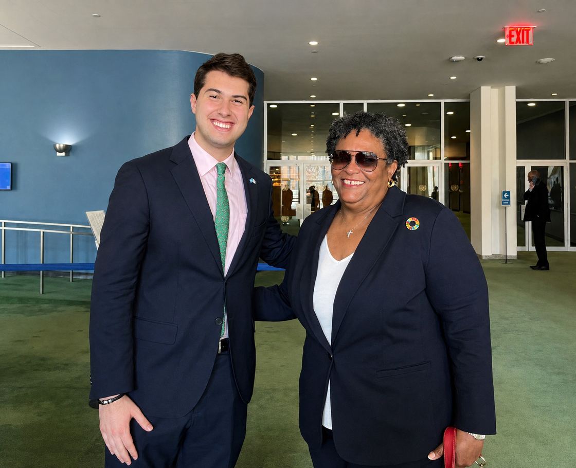 Daniel del Valle Blanco con Mia Amor Mottley