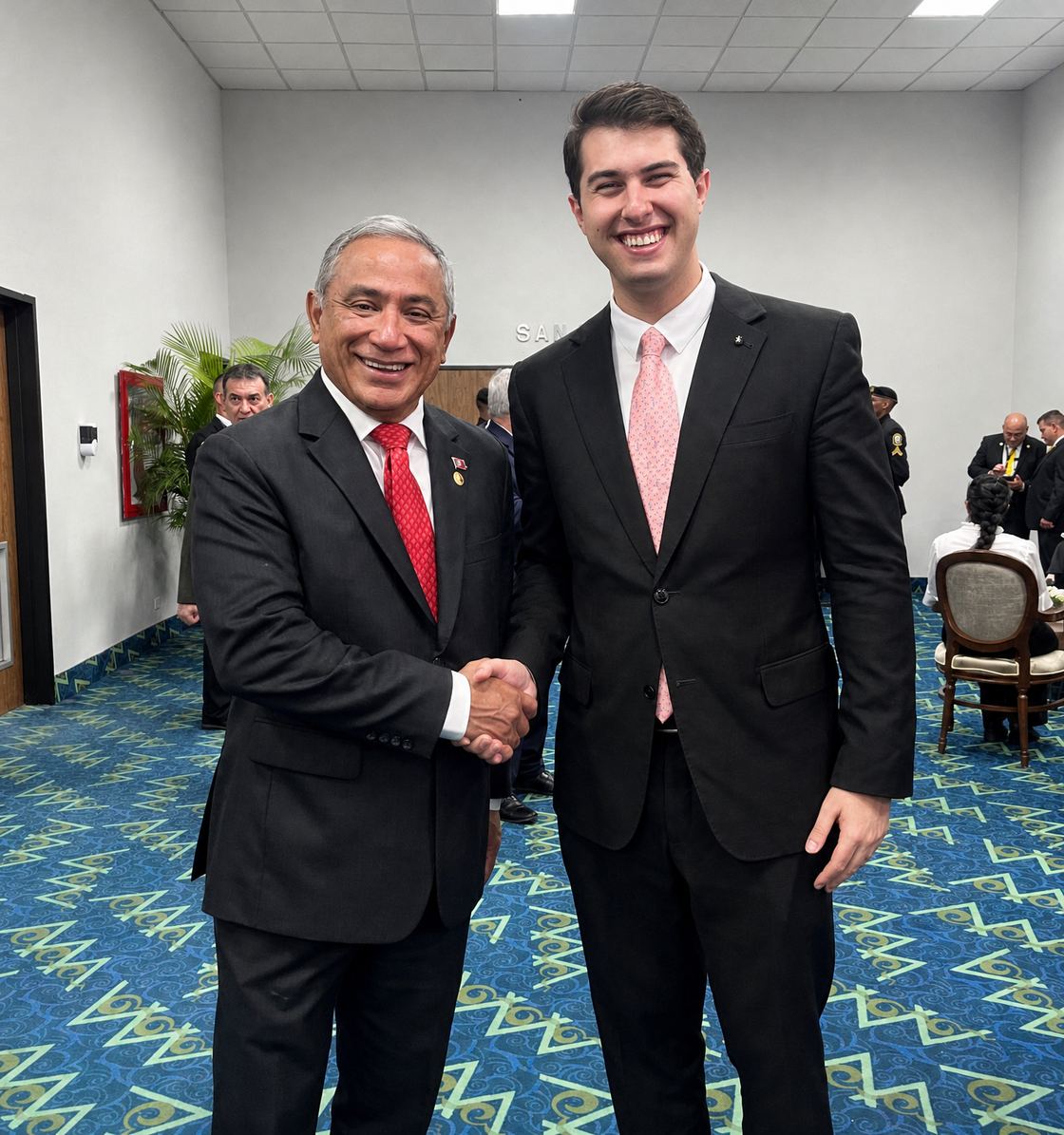 Daniel del Valle Blanco con John Briceño